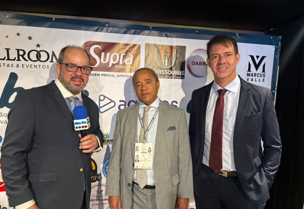 Dr. Silva Neto e Ricardo Buzelin destacam o sucesso do evento com o desembargador William Douglas