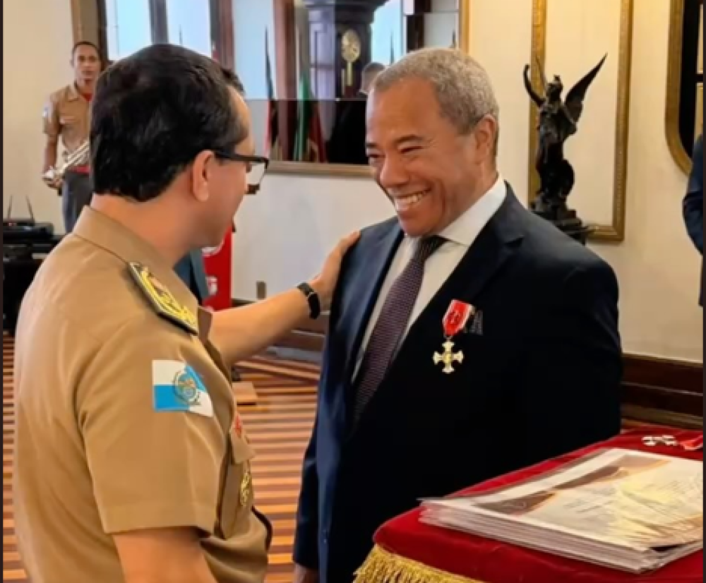 Dr. Silva Neto é condecorado com Medalha Mérito Avante Bombeiro em cerimônia oficial no Rio