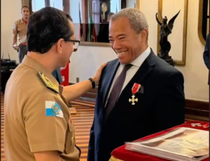 Dr. Silva Neto é condecorado com Medalha Mérito Avante Bombeiro em cerimônia oficial no Rio