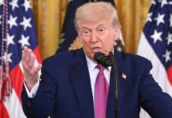 Trump anuncia pausa temporária em ataques após diálogo com o Irã