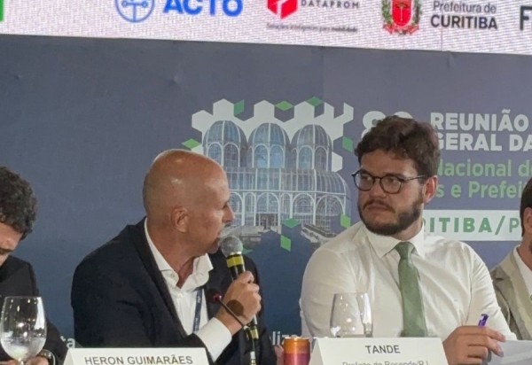 Prefeito Tande Vieira participa da 89ª Reunião Geral da Frente Nacional de Prefeitas e Prefeitos, em Curitiba