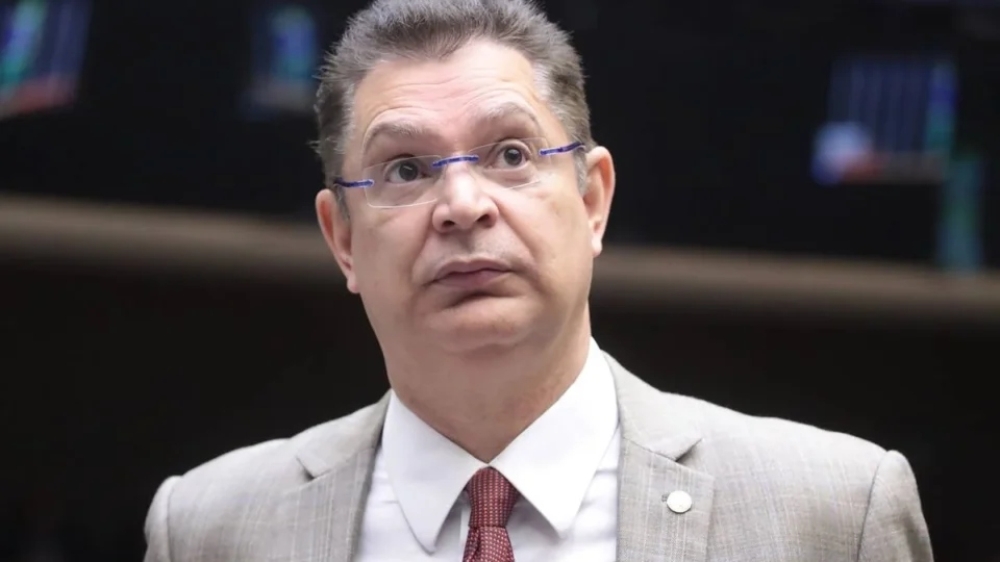 Sóstenes formalizou venda de imóvel após PF apreender mais de R$ 400 mil em espécie