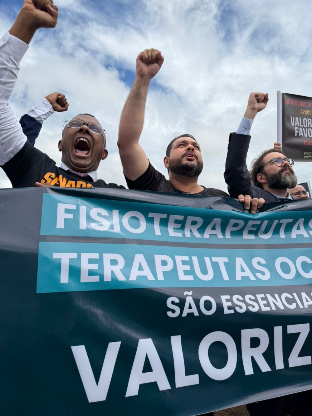 RIO LIDERA MOBILIZAÇÃO EM BRASÍLIA: DR. RENATO DE PAULA COMANDA ATO HISTÓRICO E ANUNCIA ÚLTIMA MISSÃO ANTES DE DISPUTAR ELEIÇÃO EM 2026