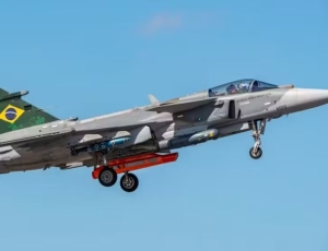 Brasil entra na disputa global e já mira exportação do caça Gripen após produzir primeiro F-39E nacional, afirma presidente da Embraer