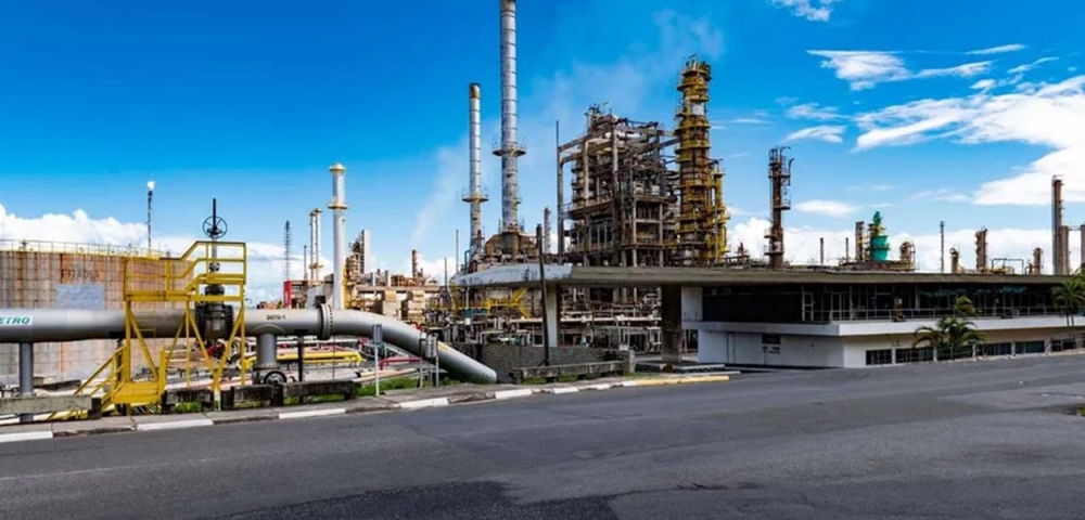 Petrobras analisa recompra da refinaria de Mataripe, privatizada no governo Bolsonaro