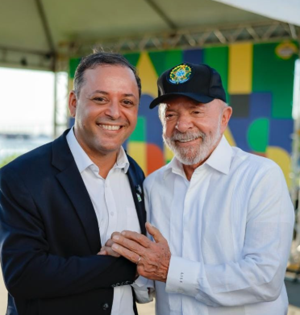 Lula e Rodrigo Neves abrem Caravana Federativa em Niterói e destacam parceria entre municípios e Governo Federal
