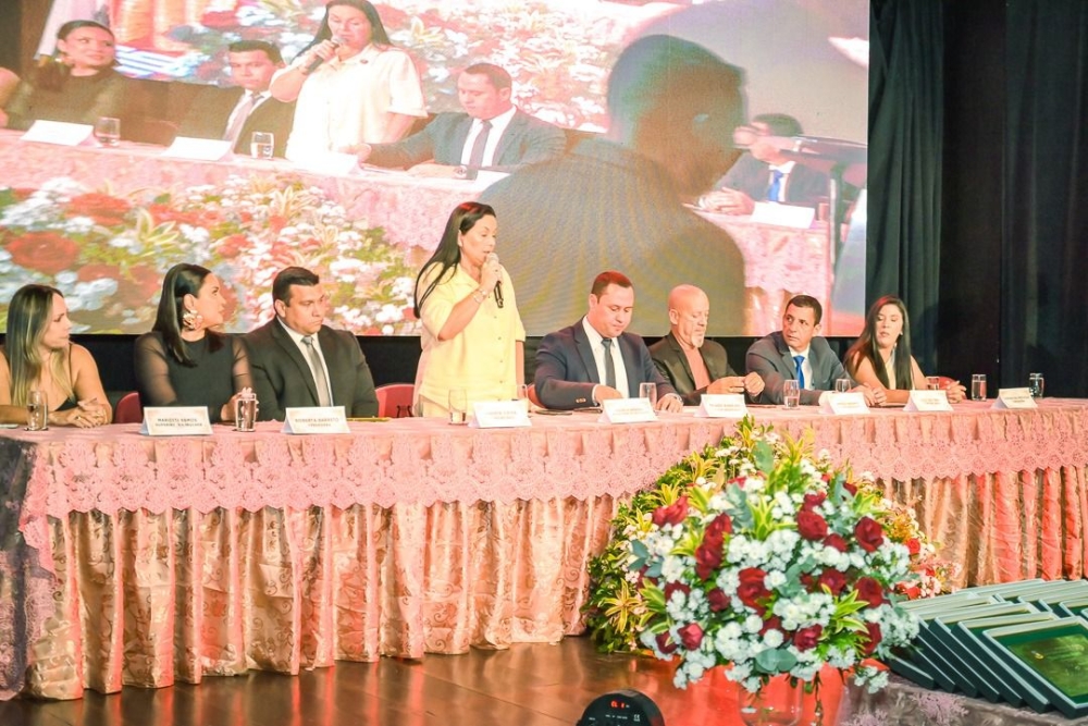 ARARUAMA CELEBRA O PROTAGONISMO FEMININO COM HOMENAGENS NO PODER LEGISLATIVO E GANHAM FORÇA NA GESTÃO PÚBLICA