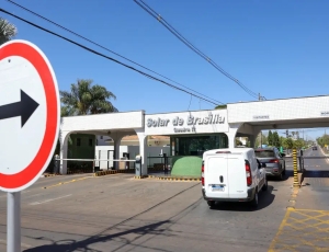 Moraes proíbe drones perto da casa onde Bolsonaro cumpre prisão