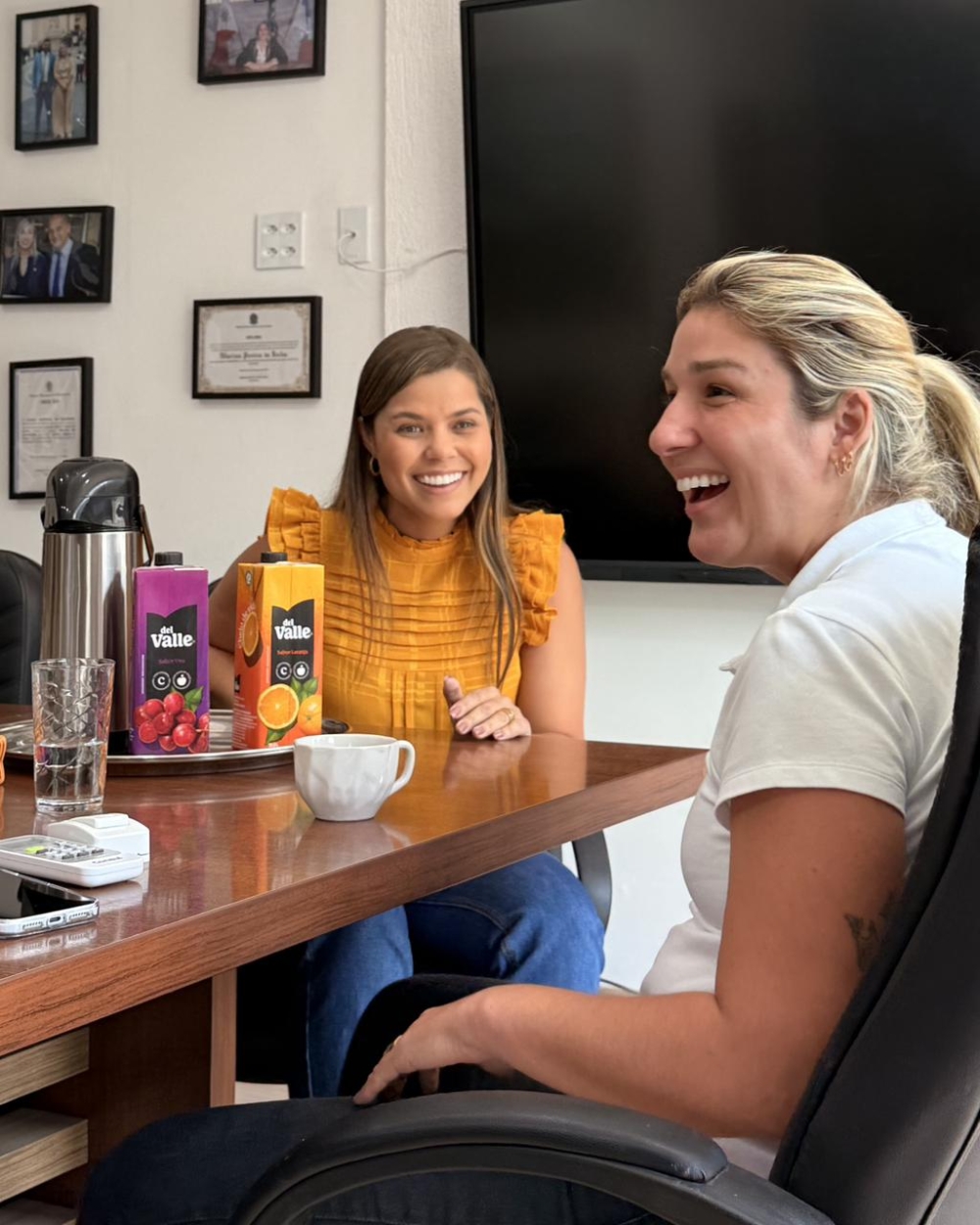 PROTAGONISMO FEMININO E GESTÃO: LUCIANA POLATI CUMPRE AGENDA COM A PREFEITA MARINA DE GUAPIMIRIM E MOSTRA A FORÇA DAS MULHERES NA LIDERANÇA PÚBLICA