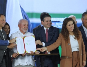 Lula sanciona Projeto de Lei que consolida maior reestruturação das carreiras do Executivo em um mandato