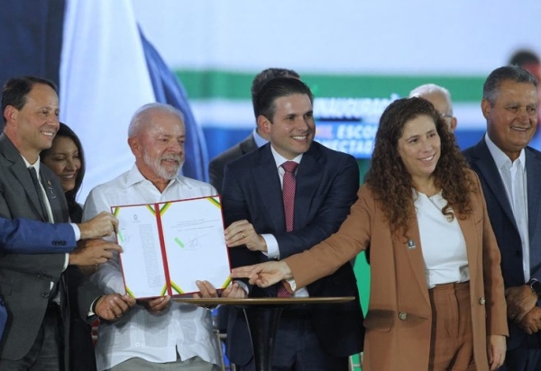 Lula sanciona Projeto de Lei que consolida maior reestruturação das carreiras do Executivo em um mandato