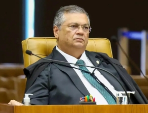 Dino investiga repasse de emendas PIX à fundação de Valadão