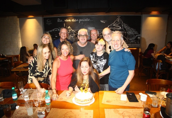 Vanessa Fontana celebra 50 anos e conquista espaço em mais de 250 rádios no Brasil e no exterior