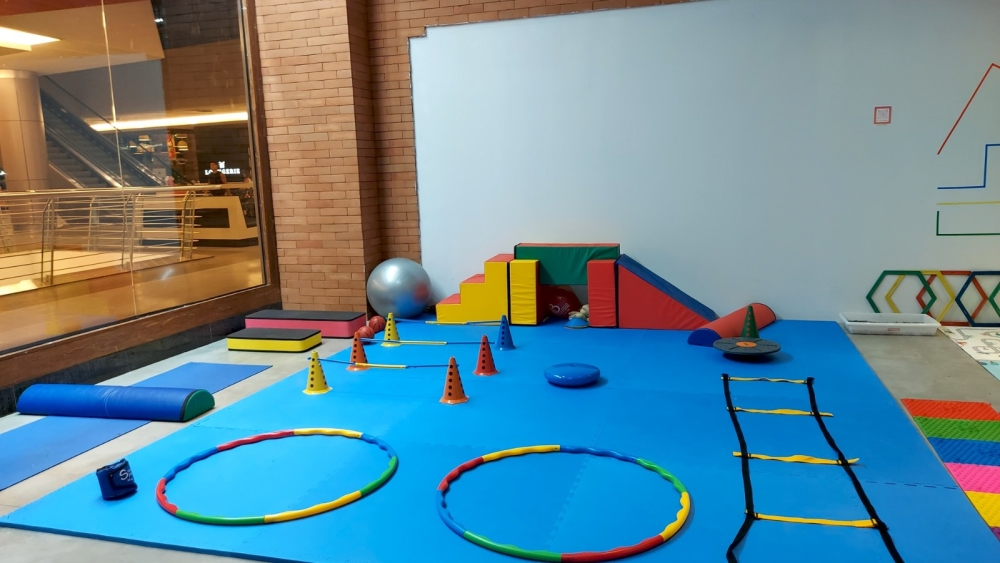 Abril Azul inspira ações de inclusão e conscientização em shoppings e hotel no Rio