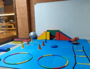 Abril Azul inspira ações de inclusão e conscientização em shoppings e hotel no Rio