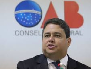 Conflito de Interesses? Vereador Rodrigo Amorim cobra esclarecimentos sobre atuação de Felipe Santa Cruz na Prefeitura e no STF