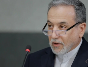 Irã aceita navegação pelo Estreito de Ormuz por 2 semanas, se ataques cessarem