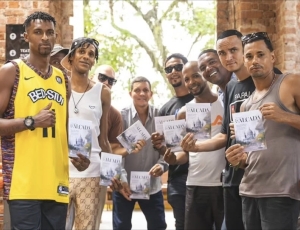 Poesia de pessoas em situação de rua é atração no Parque Glória Maria