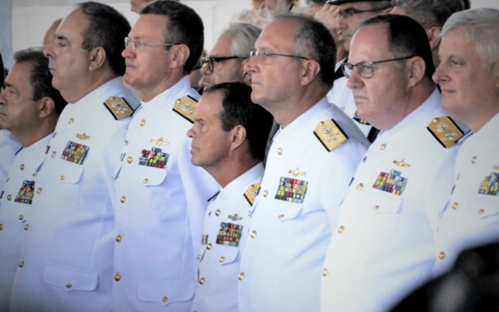 Há um almirante para cada navio na Marinha do Brasil? Números de efetivo e comparação com a US Navy desafiam essa crítica