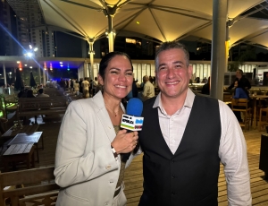 Thiago Assis troca terno por roupa de obra em projeto social que vai transformar 10 lares no Rio