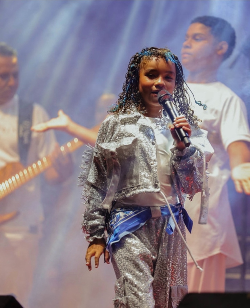 Fé e música gospel tomam as ruas de Niterói na Marcha para Jesus 