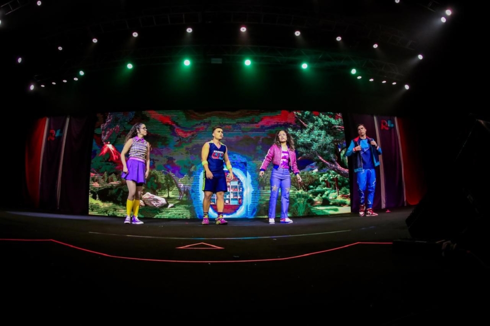 RAFA & LUIZ:  MISSÃO FÉRIAS  No Qualistage  Domingo - 26 de Abril