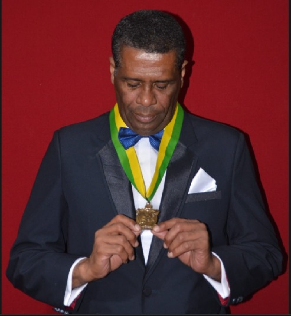 Henrique Barack Obama recebe Medalha Mérito do Empreendedor da ABRASCI em Brasília