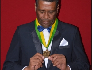 Henrique Barack Obama recebe Medalha Mérito do Empreendedor da ABRASCI em Brasília