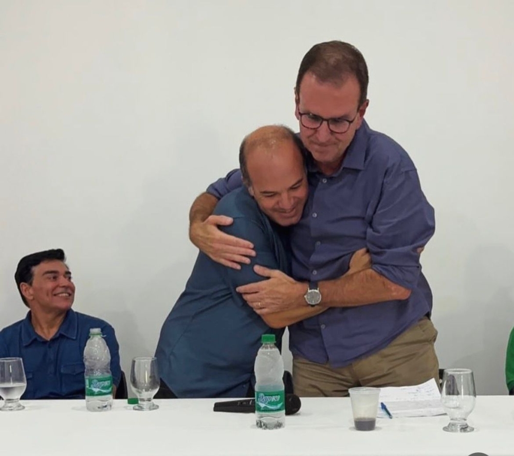 Pré-candidato ao governo do RJ, Eduardo Paes visita Itaperuna e se reúne com lideranças regionais