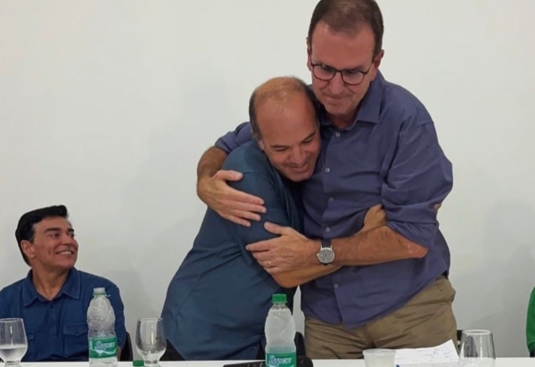 Pré-candidato ao governo do RJ, Eduardo Paes visita Itaperuna e se reúne com lideranças regionais