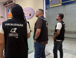 Fiscalização do Sindicato dos Comerciários do Rio autua mais de 190 lojas no feriado estadual de São Jorge