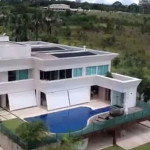 Flávio Bolsonaro recebeu a mansão de Brasília do Banco Master em pagamento por parte de esquemas, segundo vídeo do PT