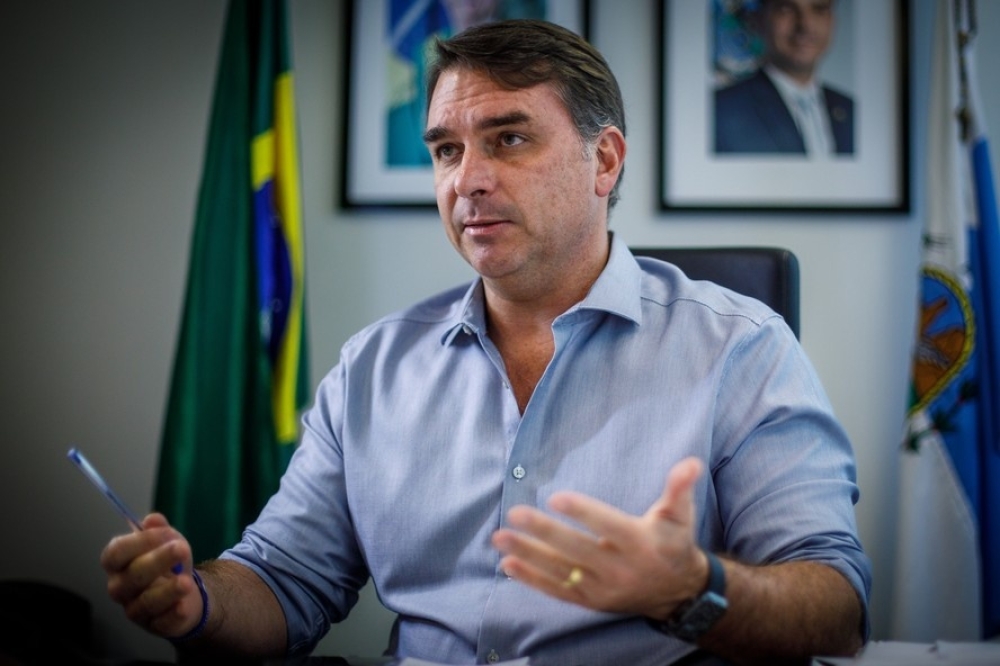 Com péssimo governo do seu PL no Rio, Flávio Bolsonaro procura outra alternativa