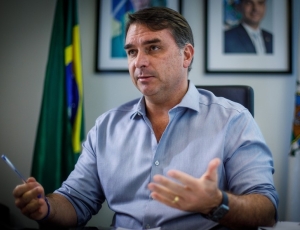 Com péssimo governo do seu PL no Rio, Flávio Bolsonaro procura outra alternativa