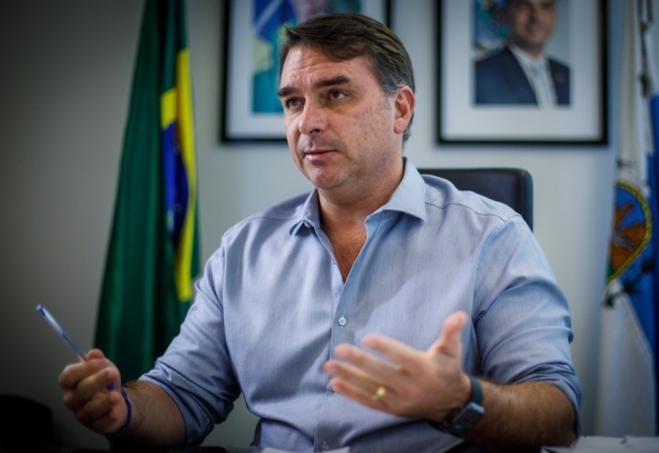 Com péssimo governo do seu PL no Rio, Flávio Bolsonaro procura outra alternativa