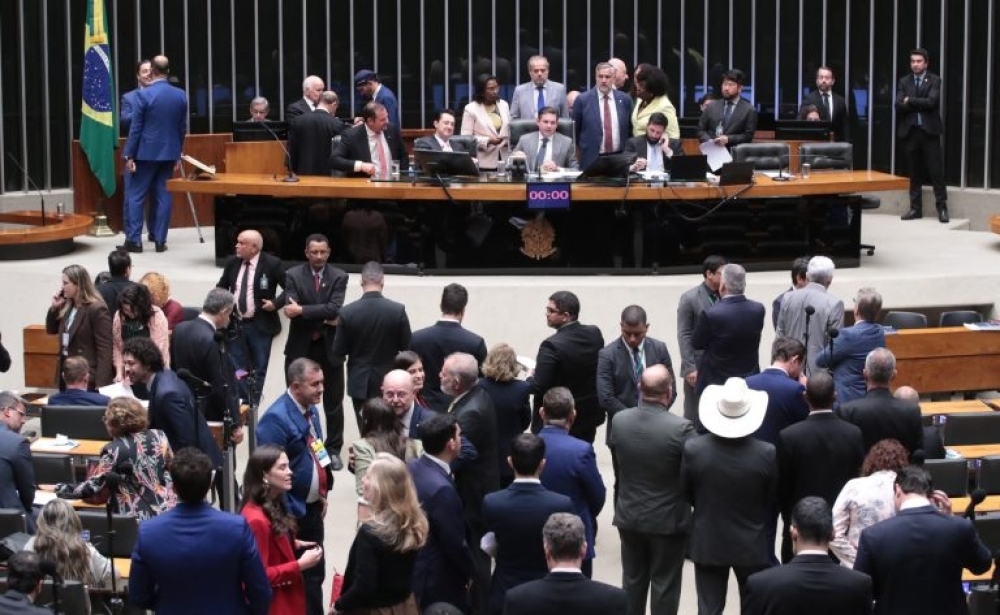 Câmara aprova em 2º turno a PEC que garante recursos mínimos para assistência social