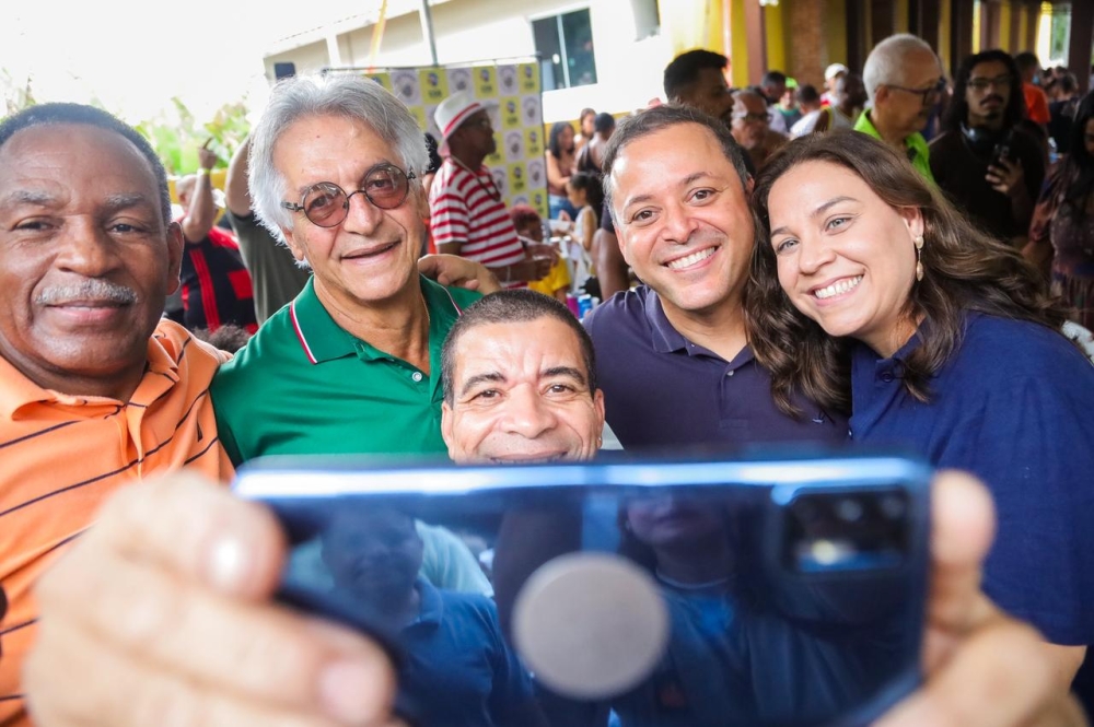 Prefeito Rodrigo Neves participa de celebração pelo Dia do Trabalhador em sede de sindicato no Sapê