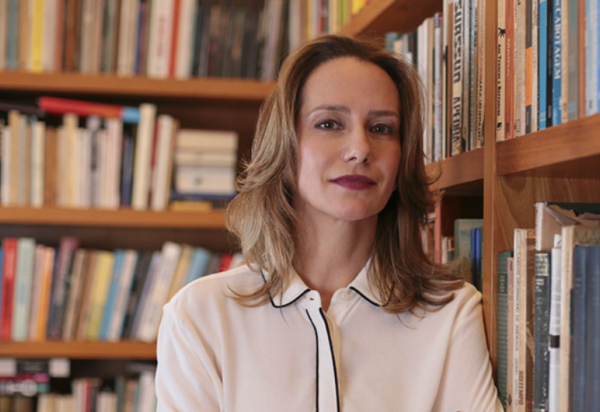 Escritório de Carol Proner, mulher de Chico Buarque, tem contratos que somam R$ 1,4 milhão com a Prefeitura de Maricá