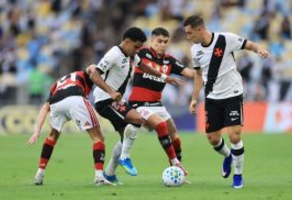 Vasco arranca empate nos acréscimos e frustra o Flamengo em clássico eletrizante no Maracanã