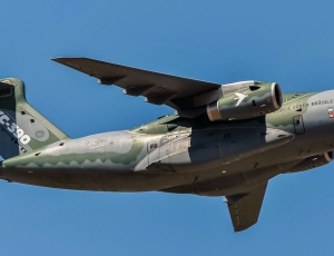 Embraer assina contrato de venda de aviões para os Emirados Árabes