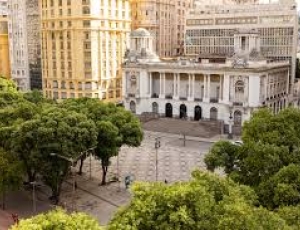 Membros da Prefeitura do Rio e do Poder Legislativo debatem com população projeto de requalificação da Praça Onze 