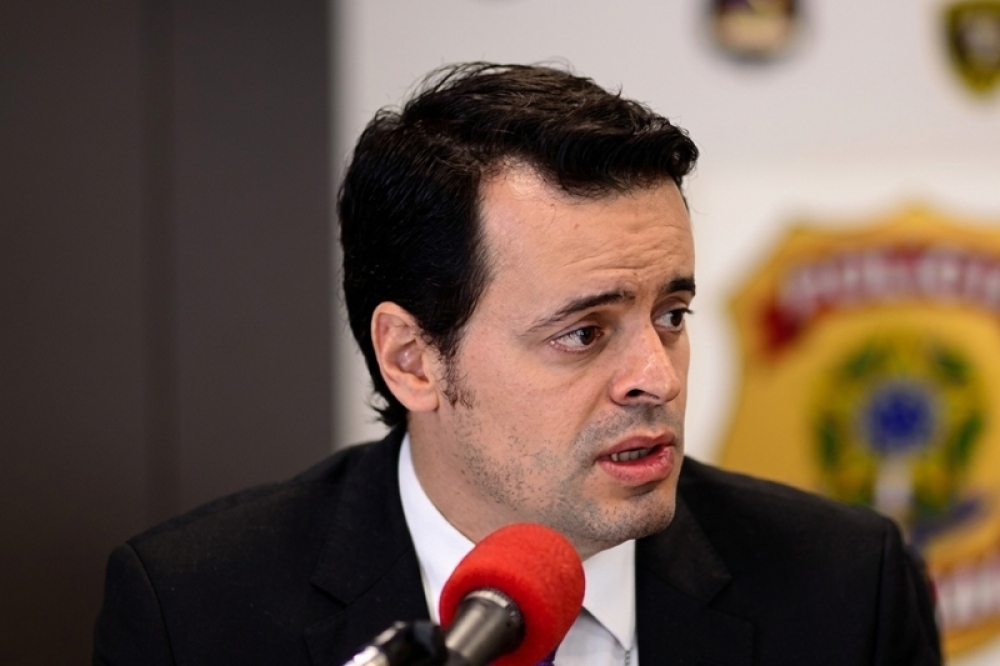 EXPULSO PELOS EUA, DELEGADO DA PF É CHAMADO À CÂMARA PARA EXPLICAR AÇÃO CONTROVERSA CONTRA RAMAGEM