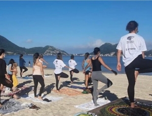 Niterói em Equilíbrio celebra o Dia das Mães com aula especial de yoga em Icaraí