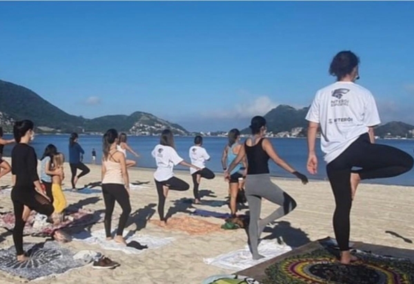 Niterói em Equilíbrio celebra o Dia das Mães com aula especial de yoga em Icaraí