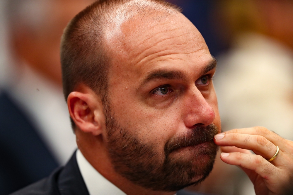 PGR pede condenação de Eduardo Bolsonaro por coação no curso do processo