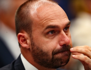 PGR pede condenação de Eduardo Bolsonaro por coação no curso do processo