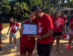 Angra: Vice-prefeito Rubinho homenageia caseira denunciada por suspeita de fraude em evento controverso na Biscaia