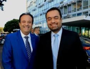  Denúncia coloca ex-governador Castro na mira do TCE e MPRJ por uso indevido de aeronaves