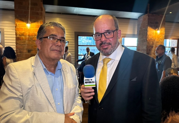 Jonatas Nascimento recebe honra ao mérito por educação tributária de igrejas brasileiras