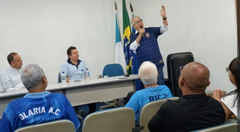 Deputado Dionísio Lins reúne no Clube da Leopoldina e fomenta a volta do Baile do Olaria
